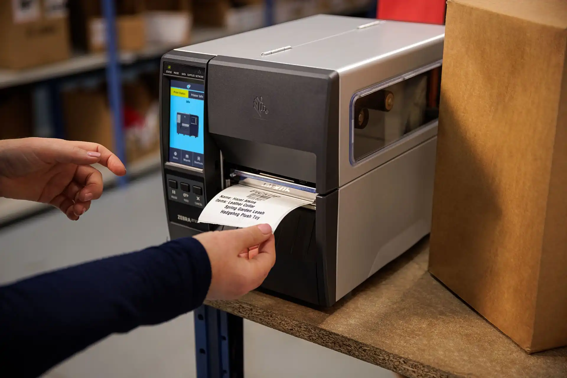 Mobil adatgyűjtő és tablet raktári készletnyilvántartási feladatokhoz